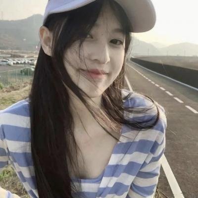 玉米上的麻雀